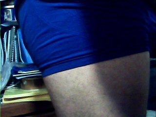 YO BAILANDO MASTURBANDOME Y EN BOXER AZUL