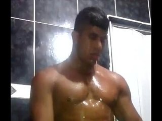 Dotad&atilde;o no banho.